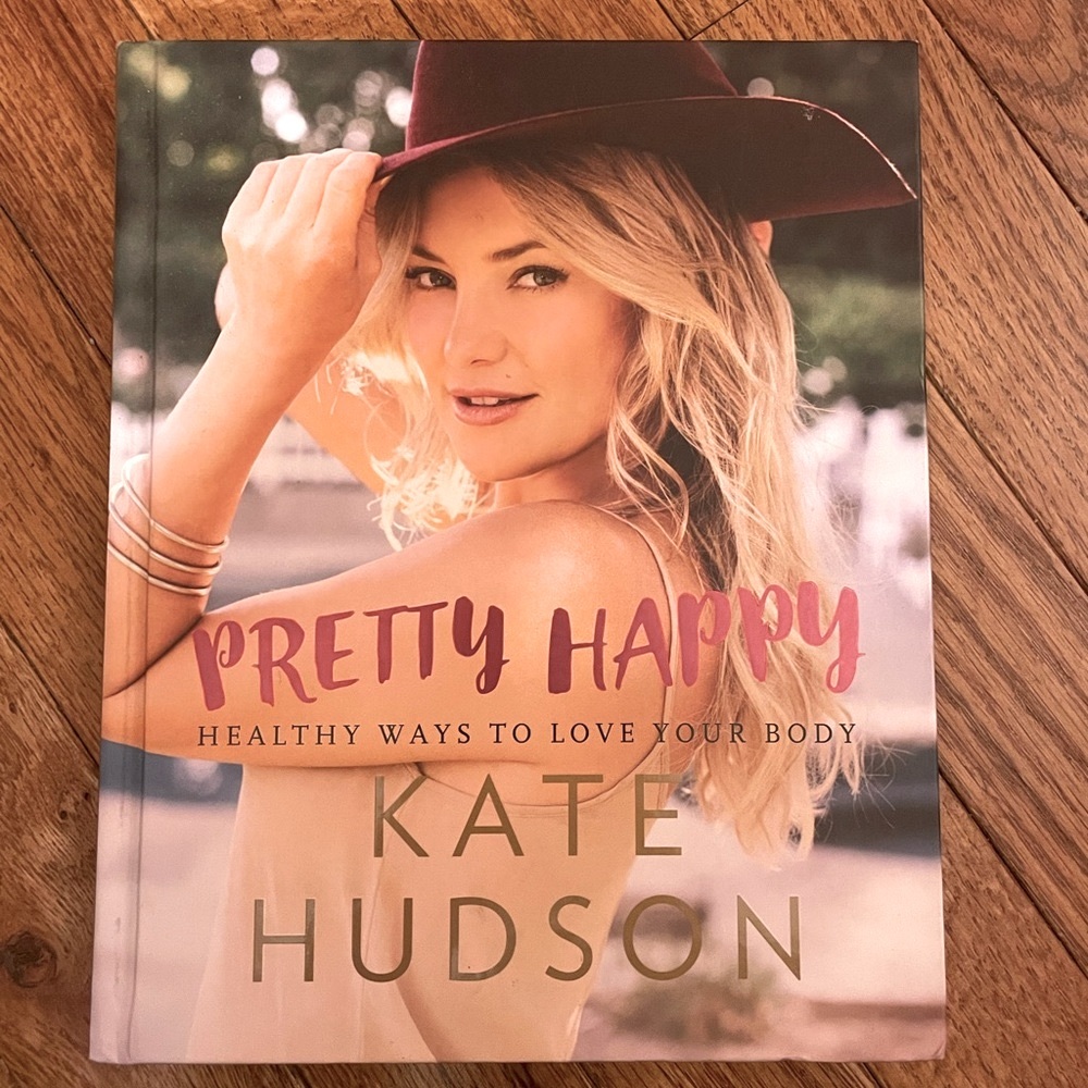 SIGNED Pretty Happy Book by Kate Hudson 💕